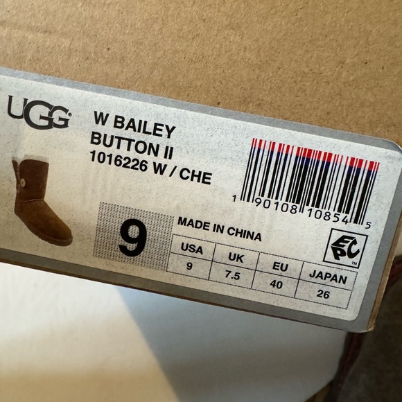 UGG Bailey Button Boots in tan, size 9, good condition - Picture 2 of 7